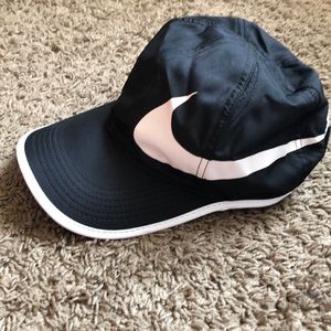 Nike dri fit black and white hat